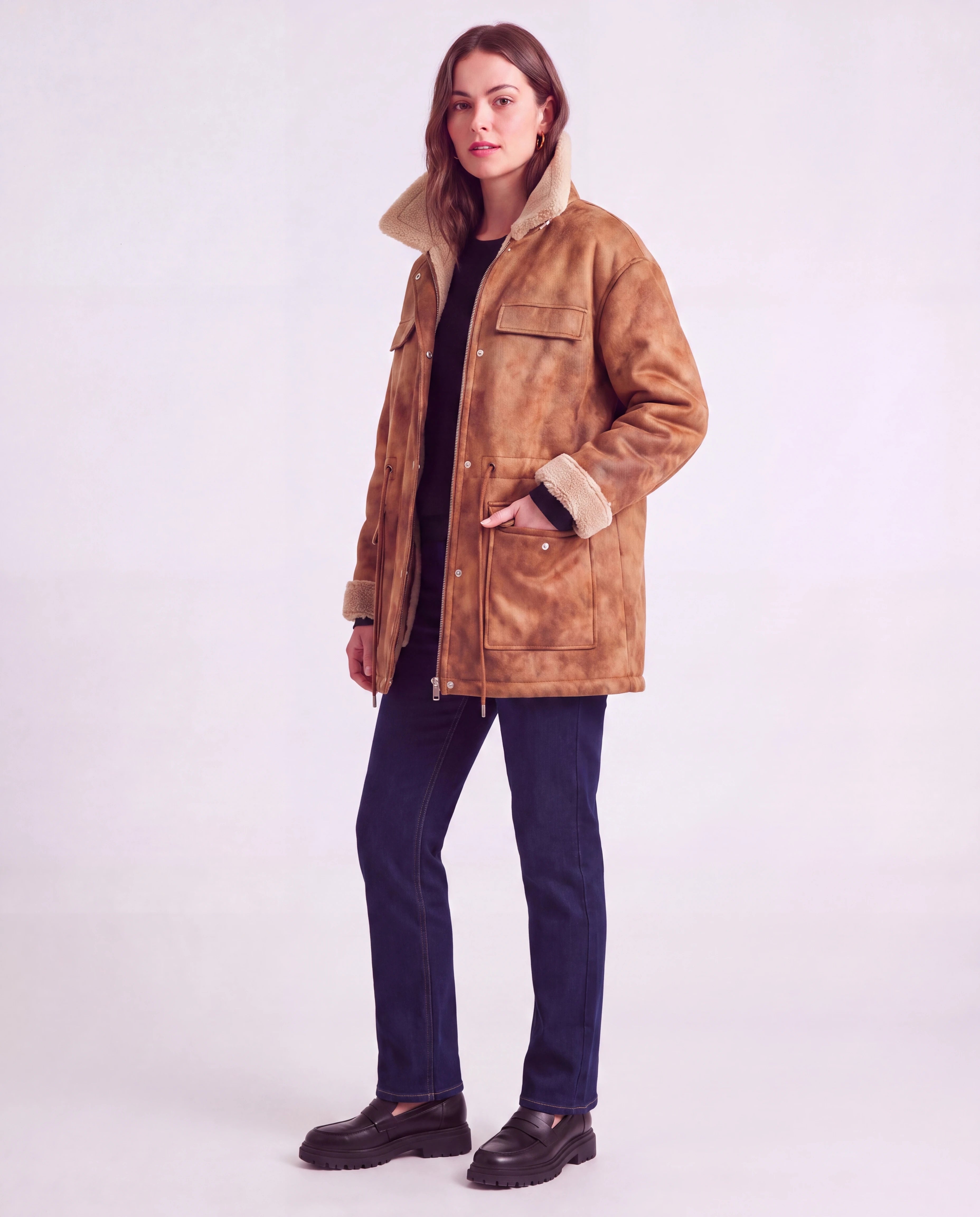 Veste aviateur réversible en sherpa caramel vieilli Christiane, vue de trois quarts col relevé