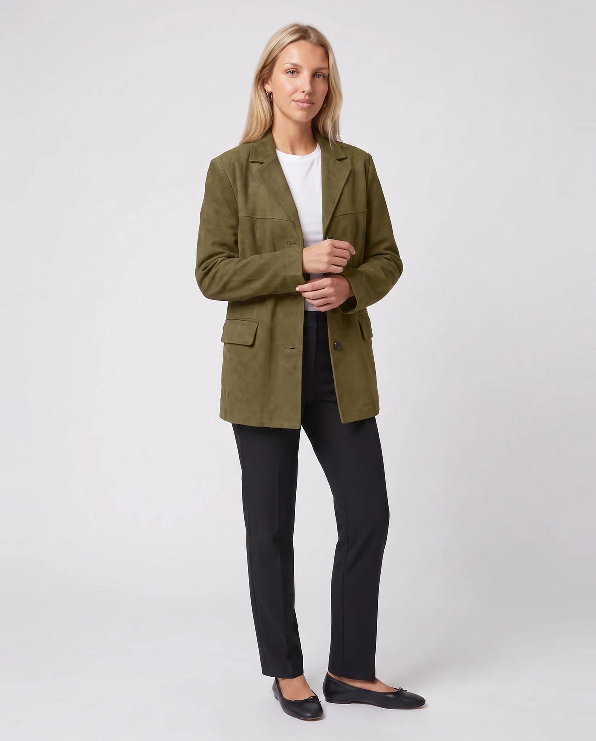 Oversize-Blazerjacke aus Veloursimitat in Khaki Clothilde, Vorderansicht im Studio