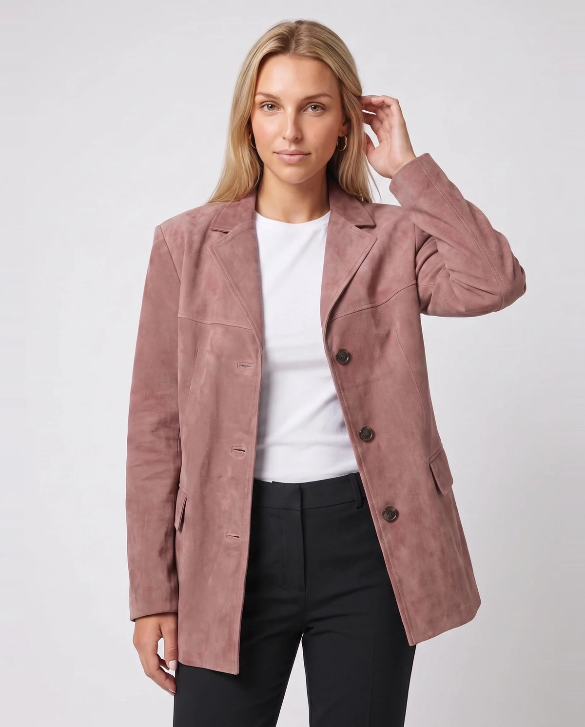 Oversize-Blazerjacke aus Veloursimitat in Altrosa Clothilde, Nahaufnahme im Studio