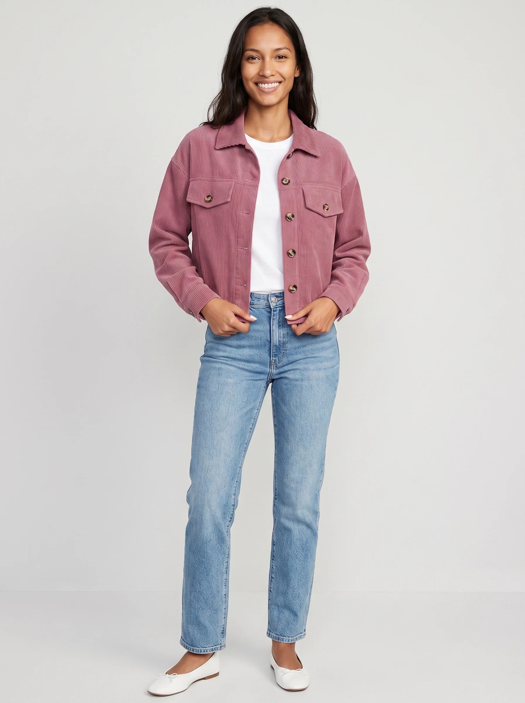 Veste chemise courte en velours côtelé vieux rose Josette, vue de face en studio