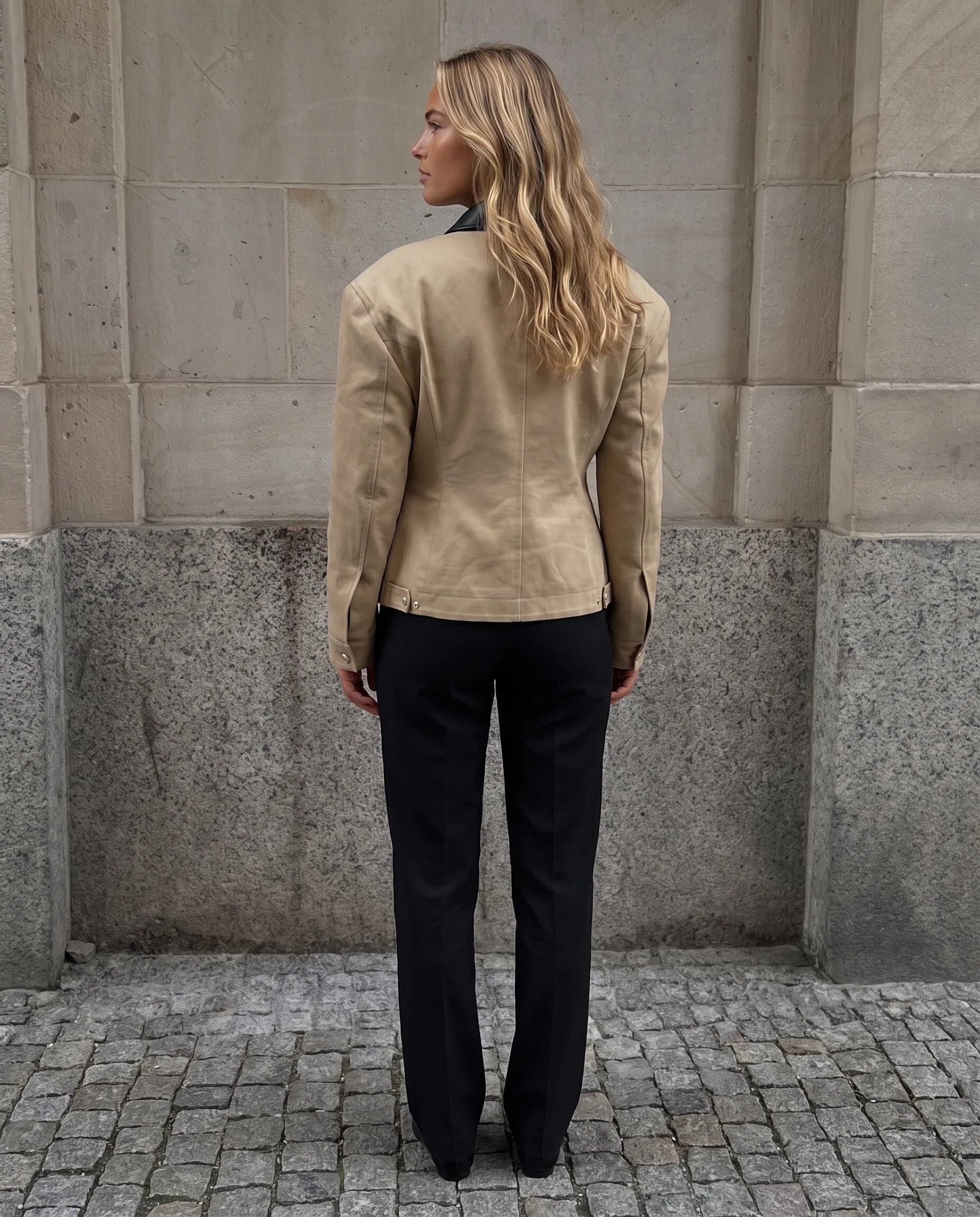 Veste cintrée à empiècements simili Charlotte, vue de dos