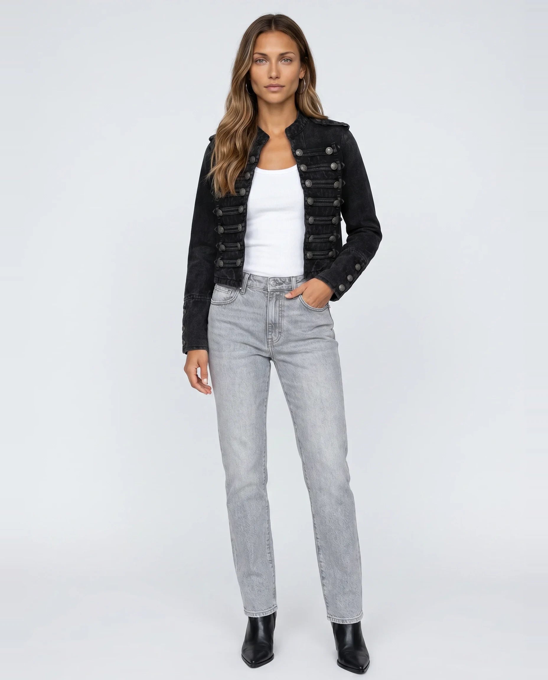 Veste en jean esprit officier noir délavé Rosemonde, vue de face en studio