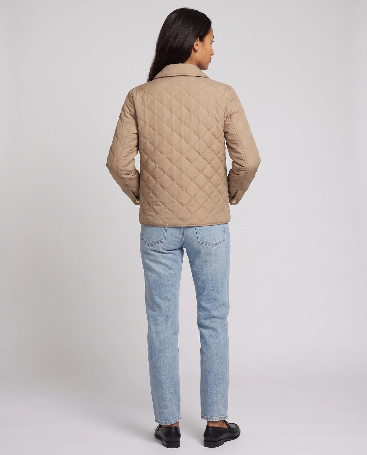 Veste matelassée à col chemise et pressions dorées Mélodie en Beige, vue de dos, matelassage losanges continu