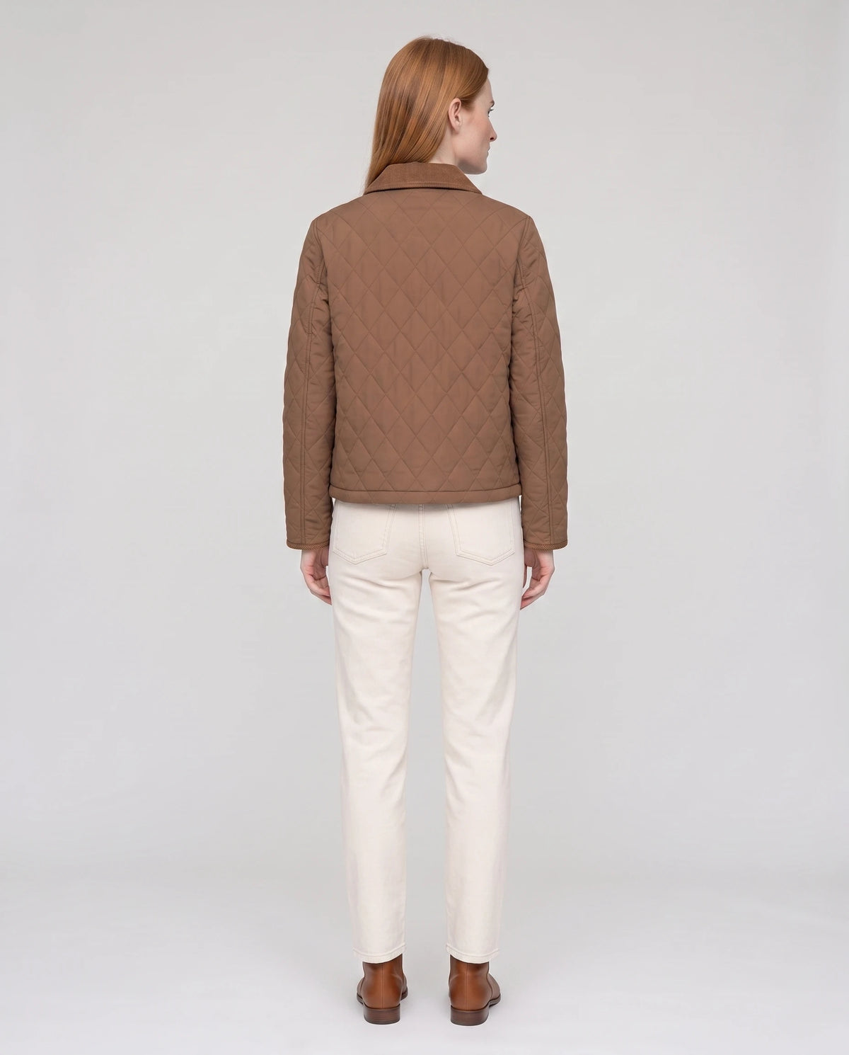Veste matelassée courte à col velours côtelé Selma en Chocolat, vue de dos, matelassage losanges continu