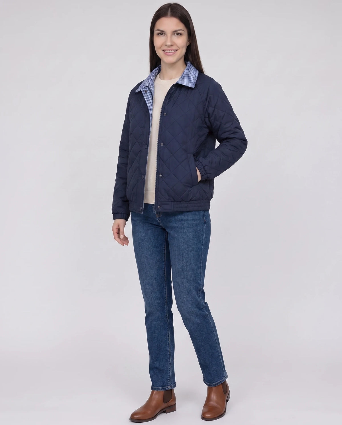 Veste matelassée réversible vichy Rosa en Bleu Marine, vue de trois quarts, face unie retournée