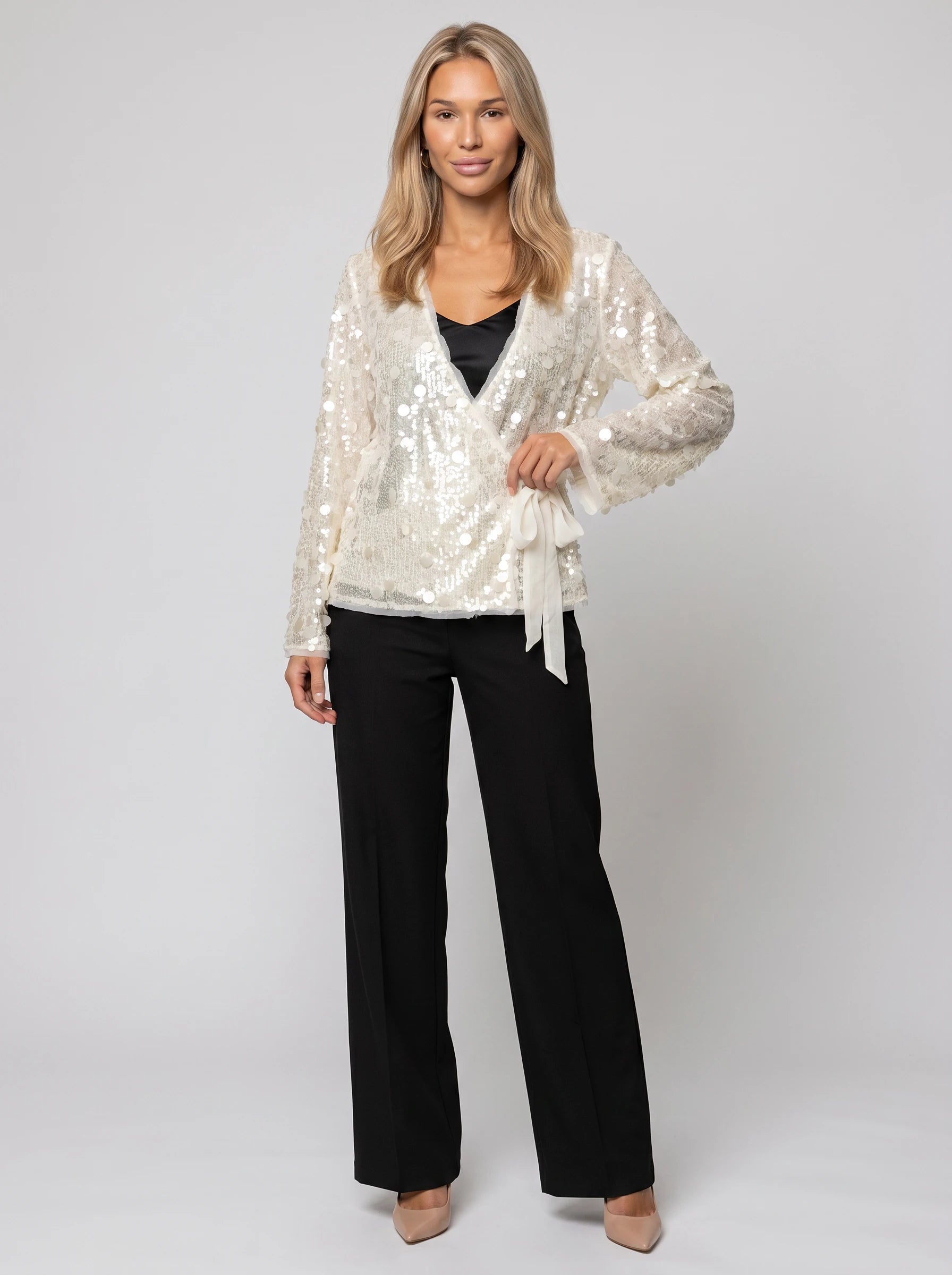 Veste kimono à sequins écru Félicie, vue de face en studio