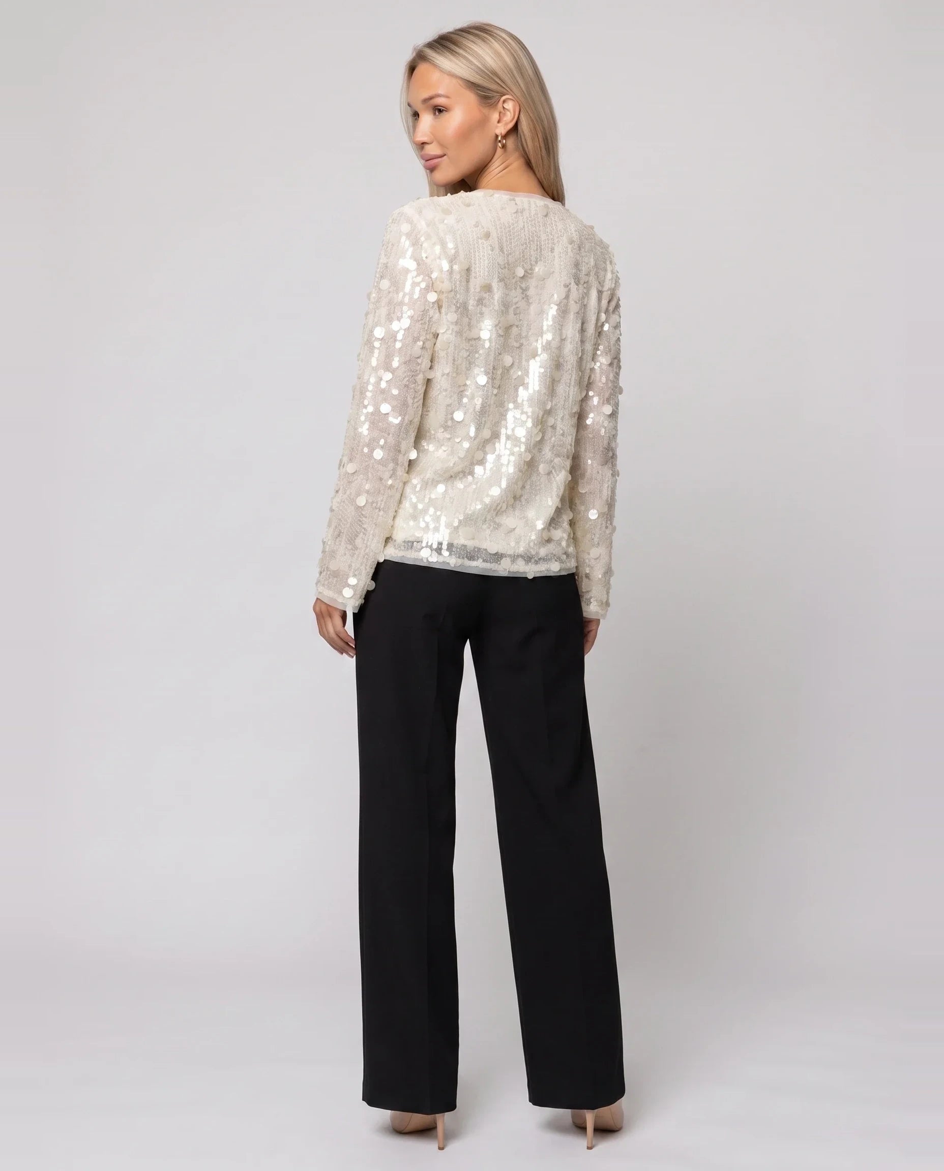 Veste kimono à sequins écru Félicie, vue de dos en studio
