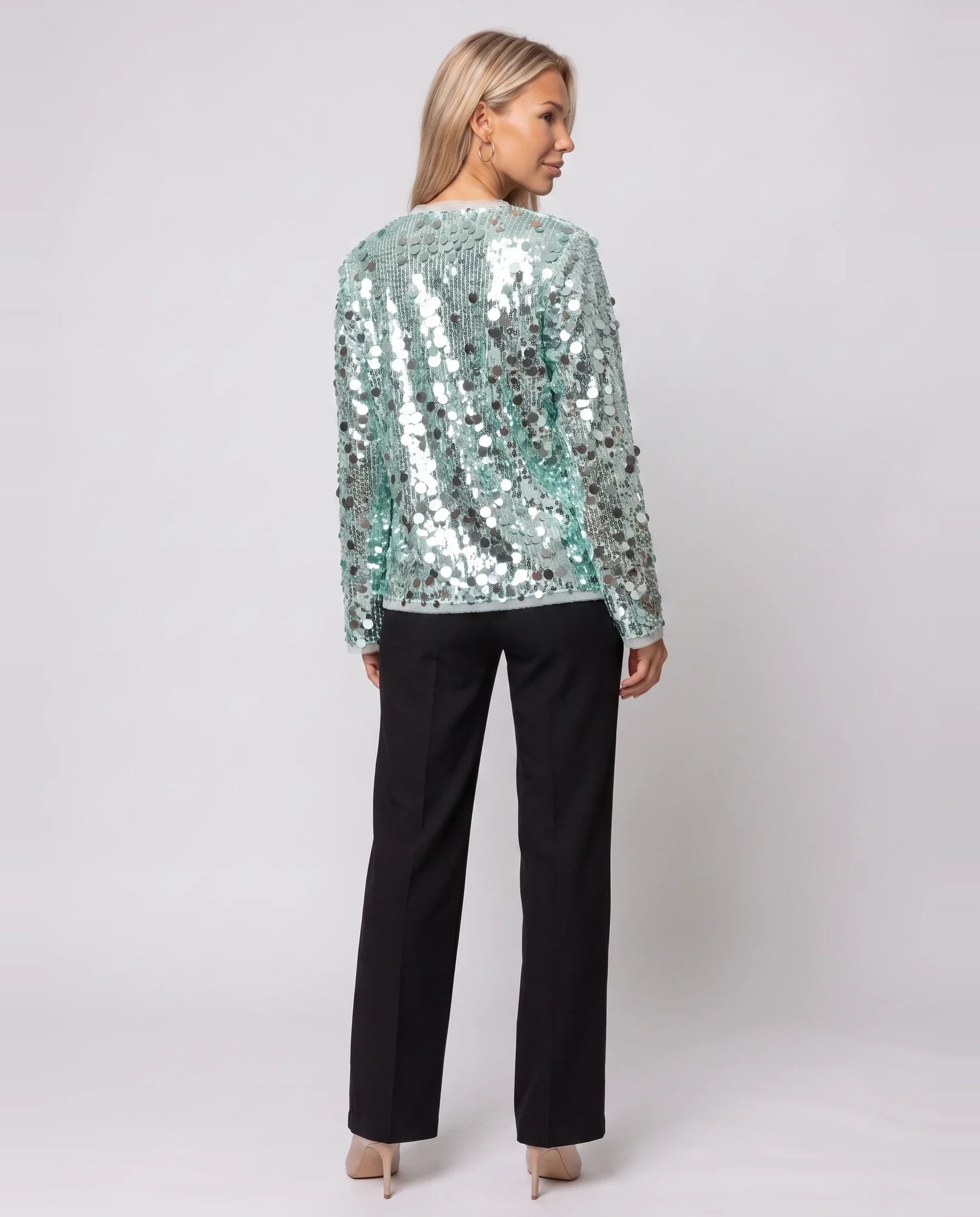 Veste kimono à sequins vert d'eau Félicie, vue de dos en studio