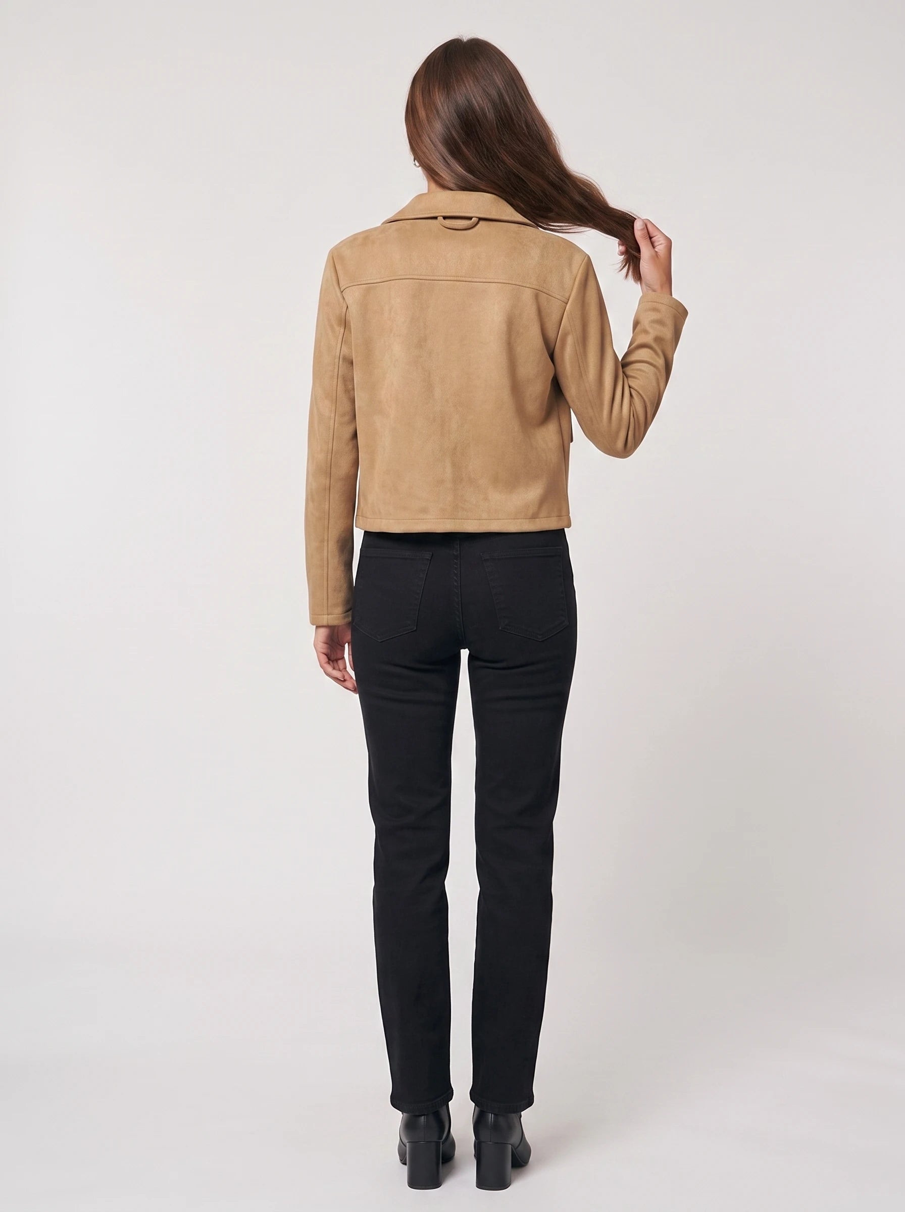 Veste en suédine camel Antonine, vue de dos en studio