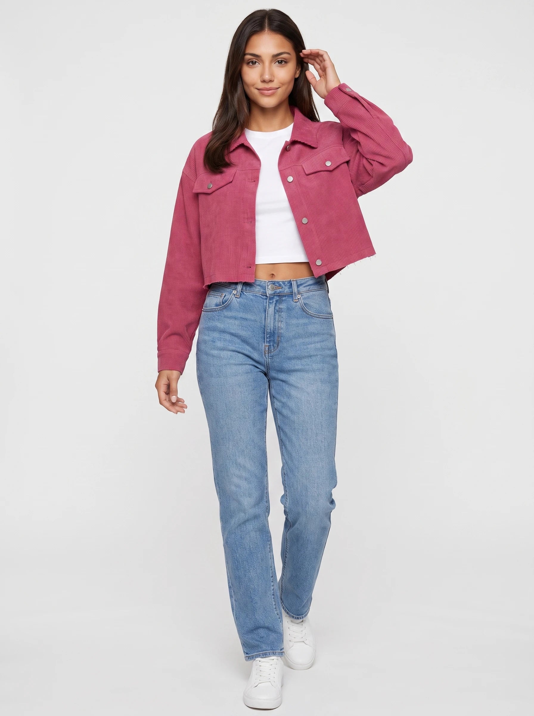 Veste courte en velours côtelé Y2K rose framboise Gertrude, vue de face en studio