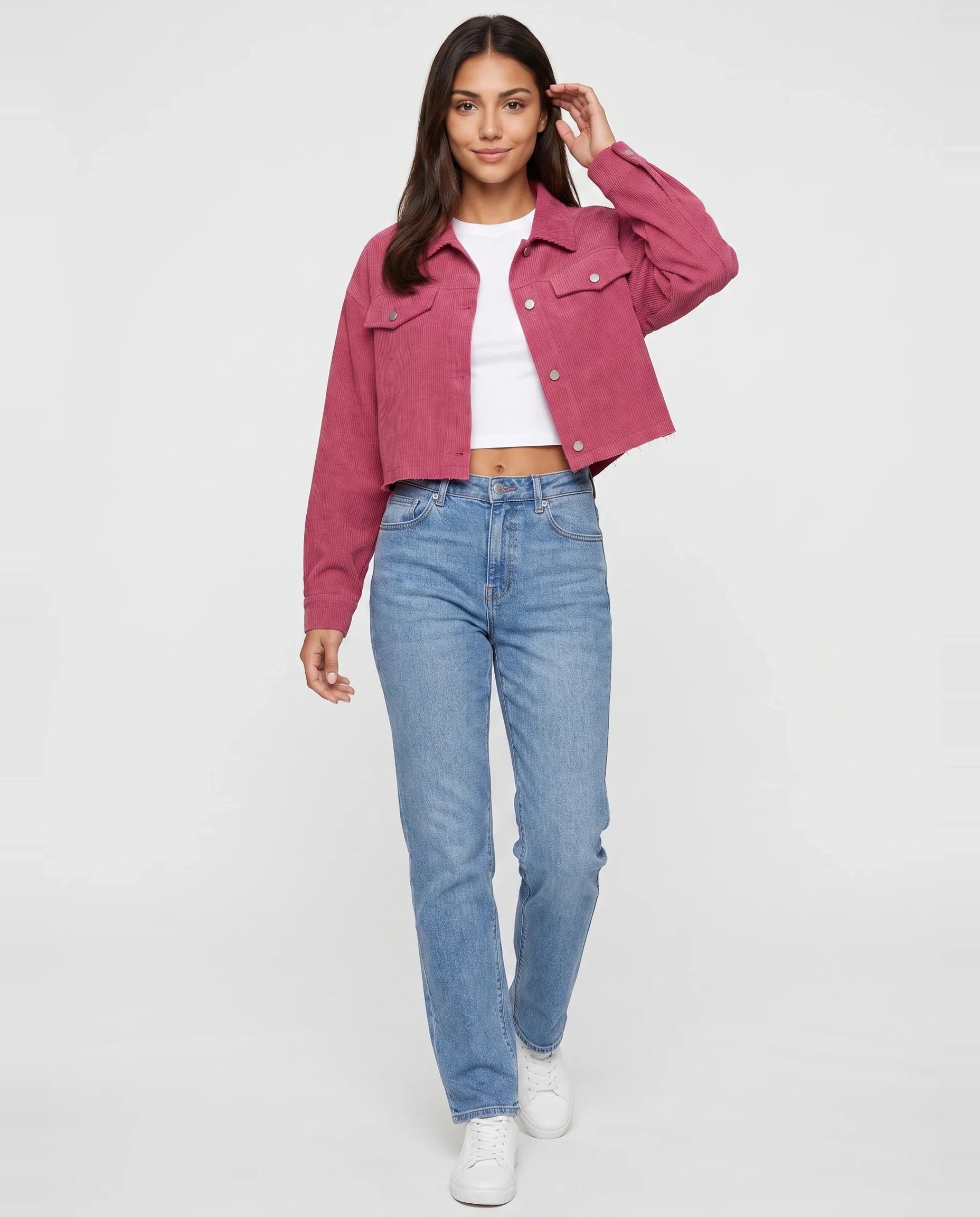 Veste courte en velours côtelé Y2K rose framboise Gertrude, vue de face en studio