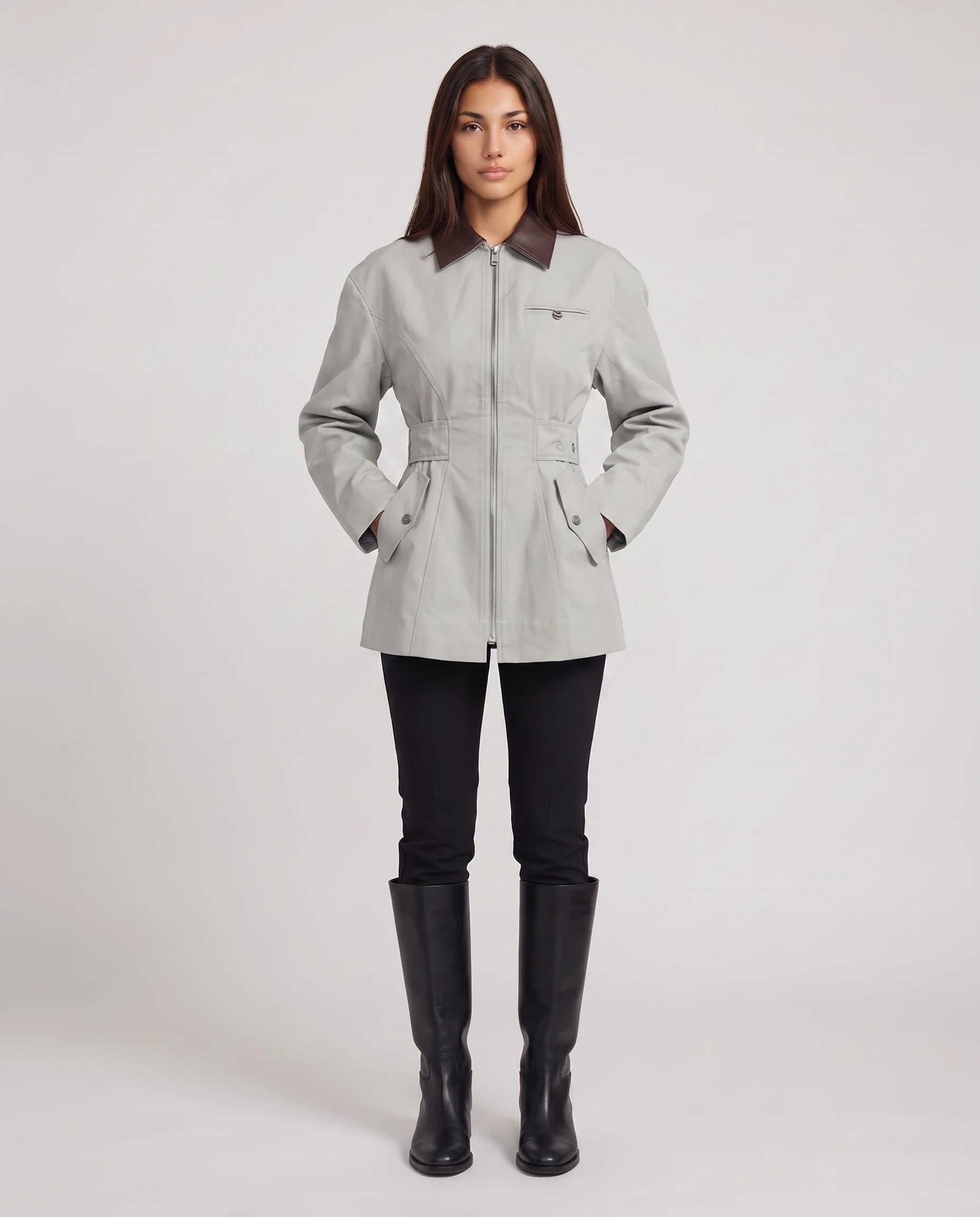Veste zippée à taille cintrée gris perle Candice, vue de face en studio
