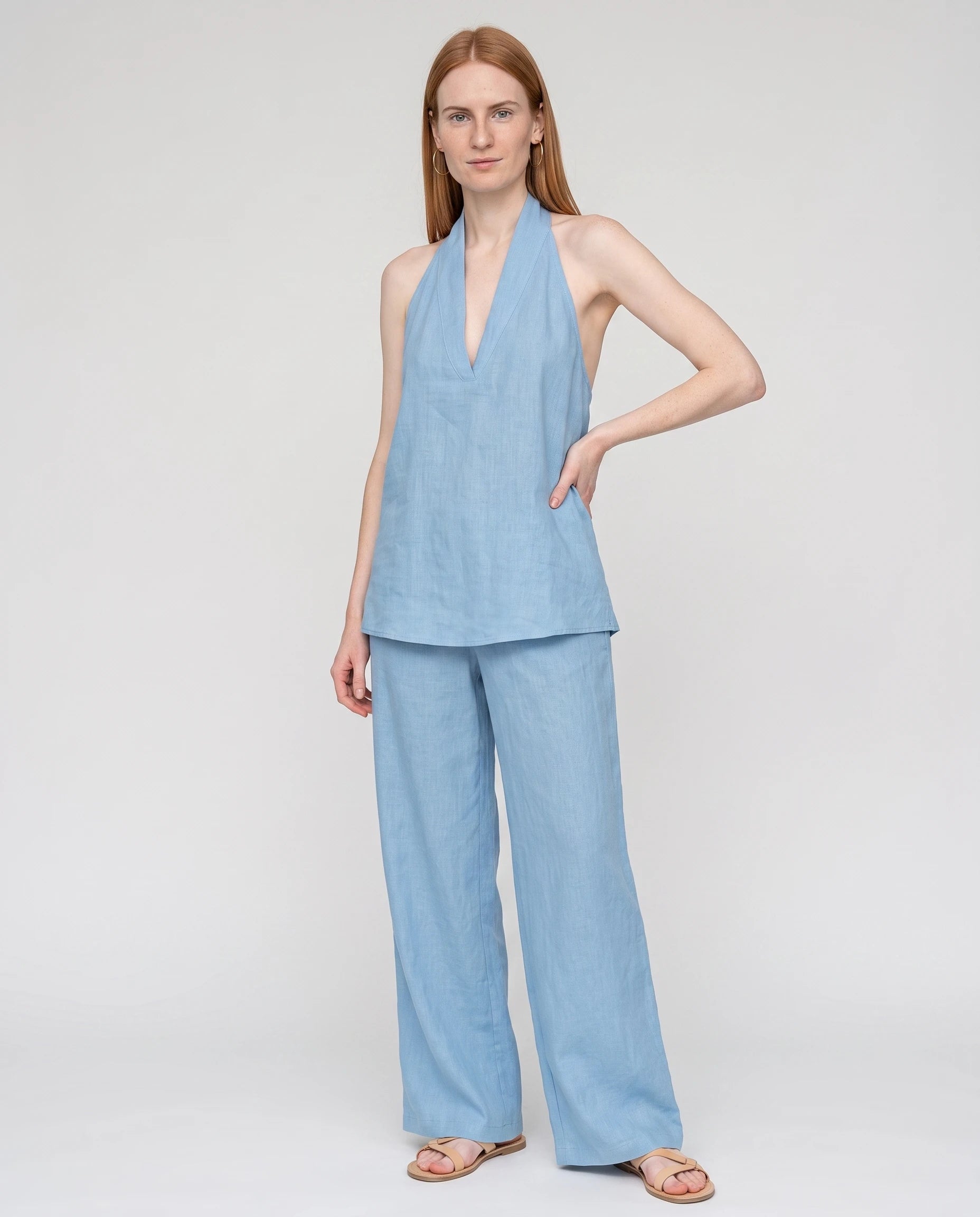 Ensemble top dos nu col V et pantalon large Ysaline — Bleu Ciel — vue face studio