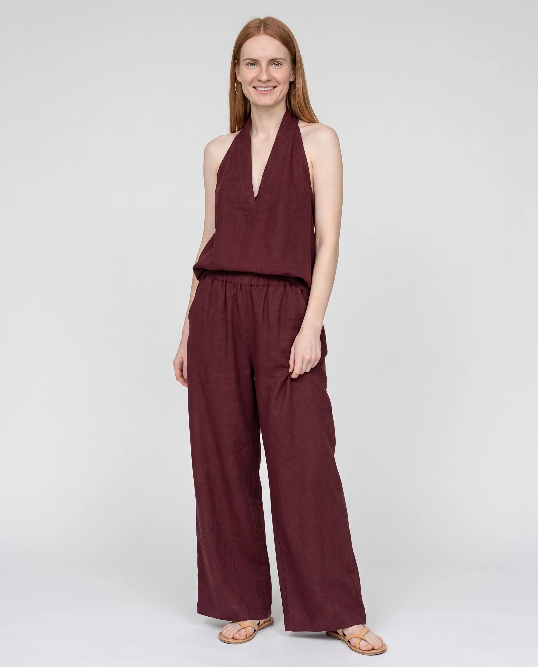 Ensemble top dos nu col V et pantalon large Ysaline — Bordeaux — vue face studio