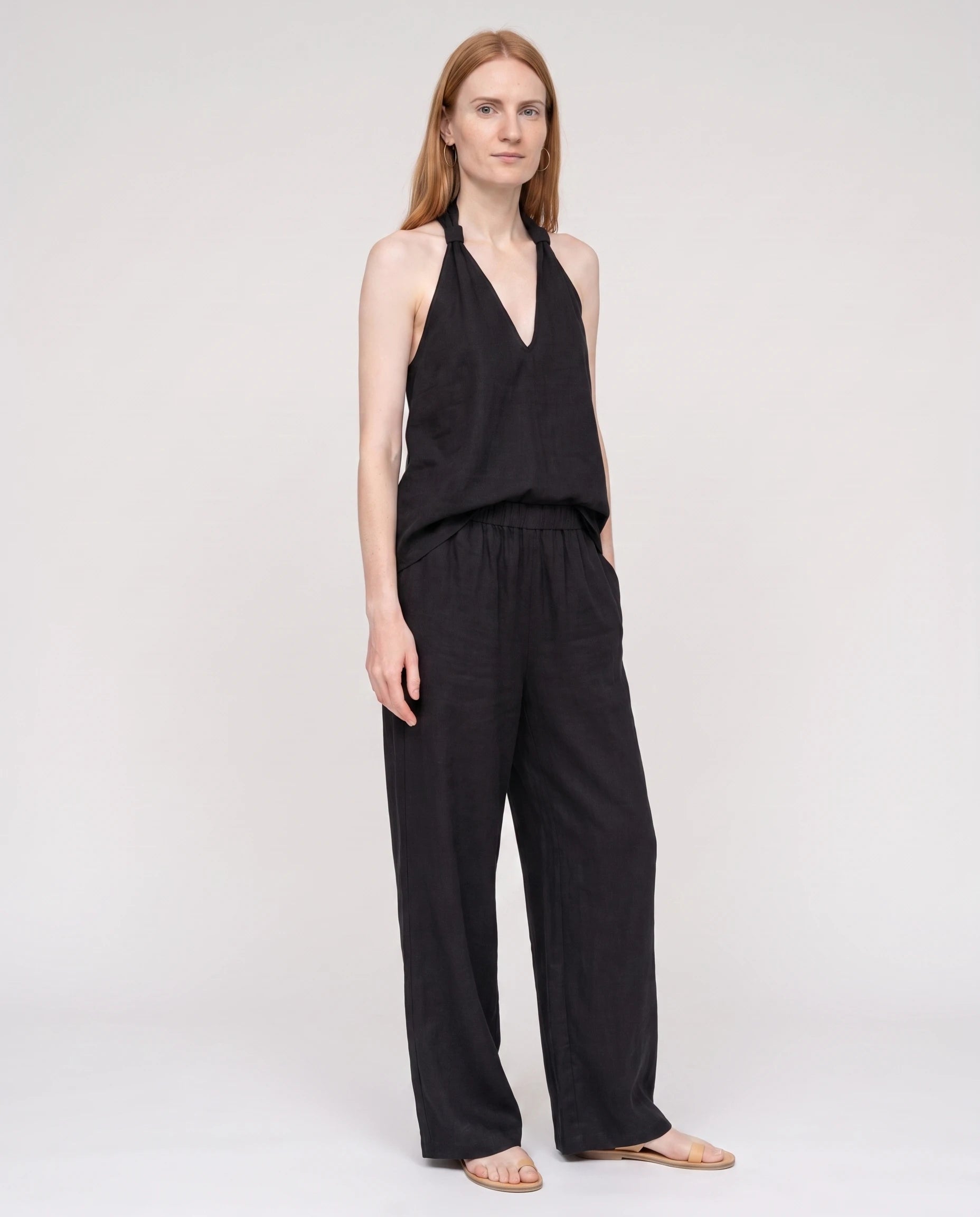 Ensemble top dos nu col V et pantalon large Ysaline — Noir — vue studio pose