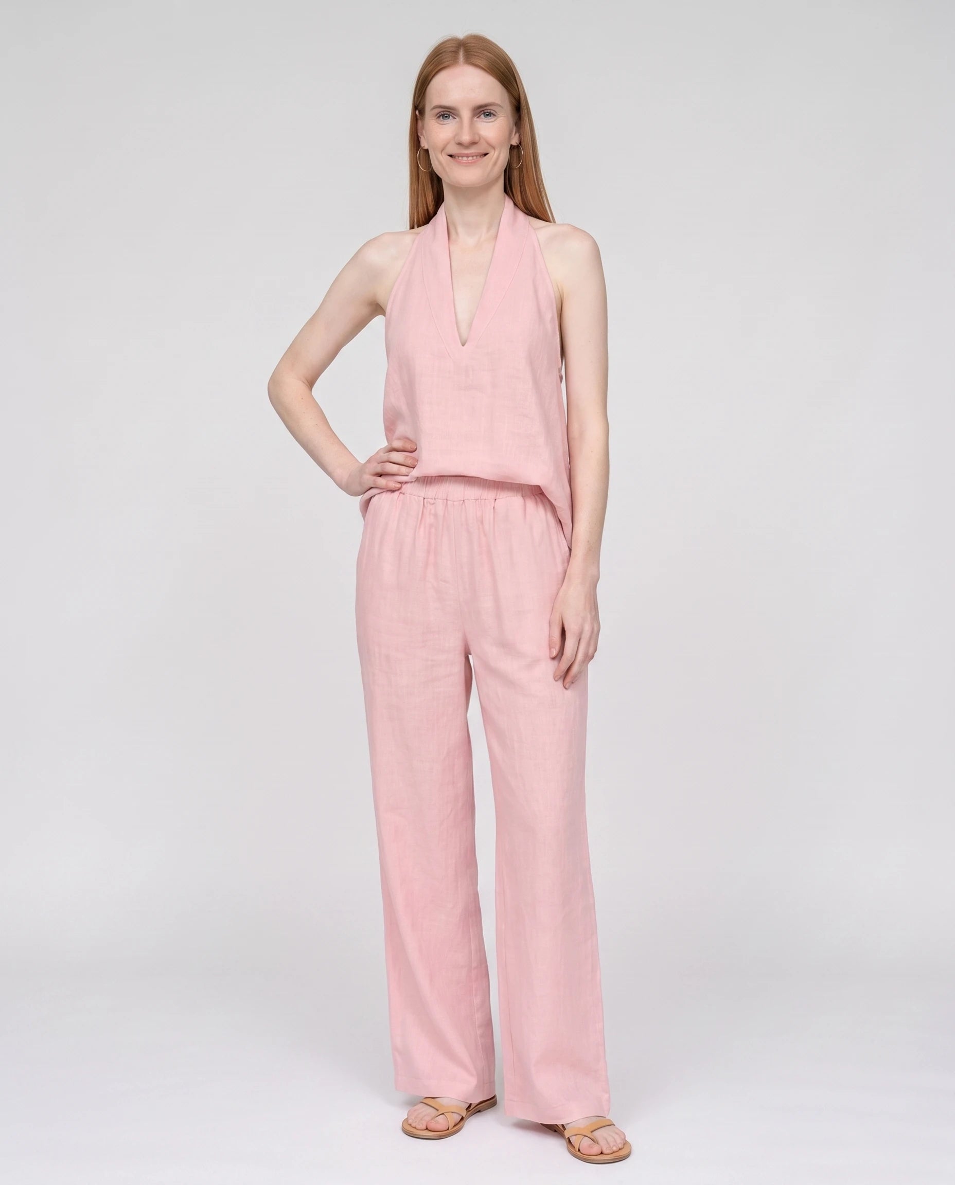 Ensemble top dos nu col V et pantalon large Ysaline — Rose Poudré — vue studio pose