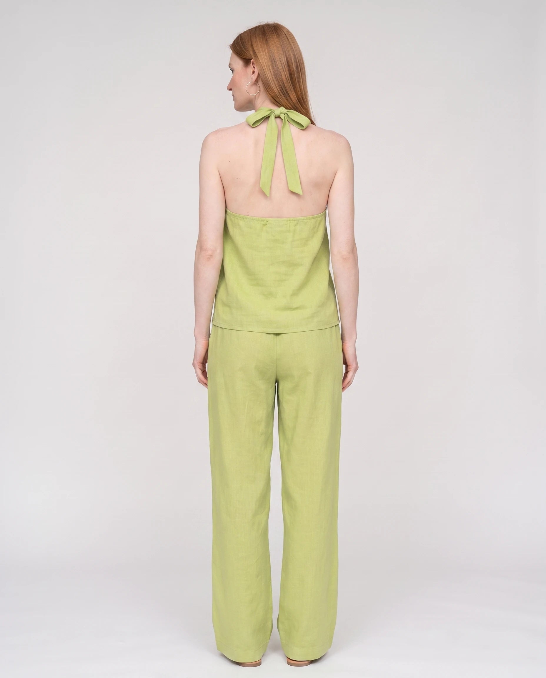 Ensemble top dos nu col V et pantalon large Ysaline — Vert Anis — vue dos studio