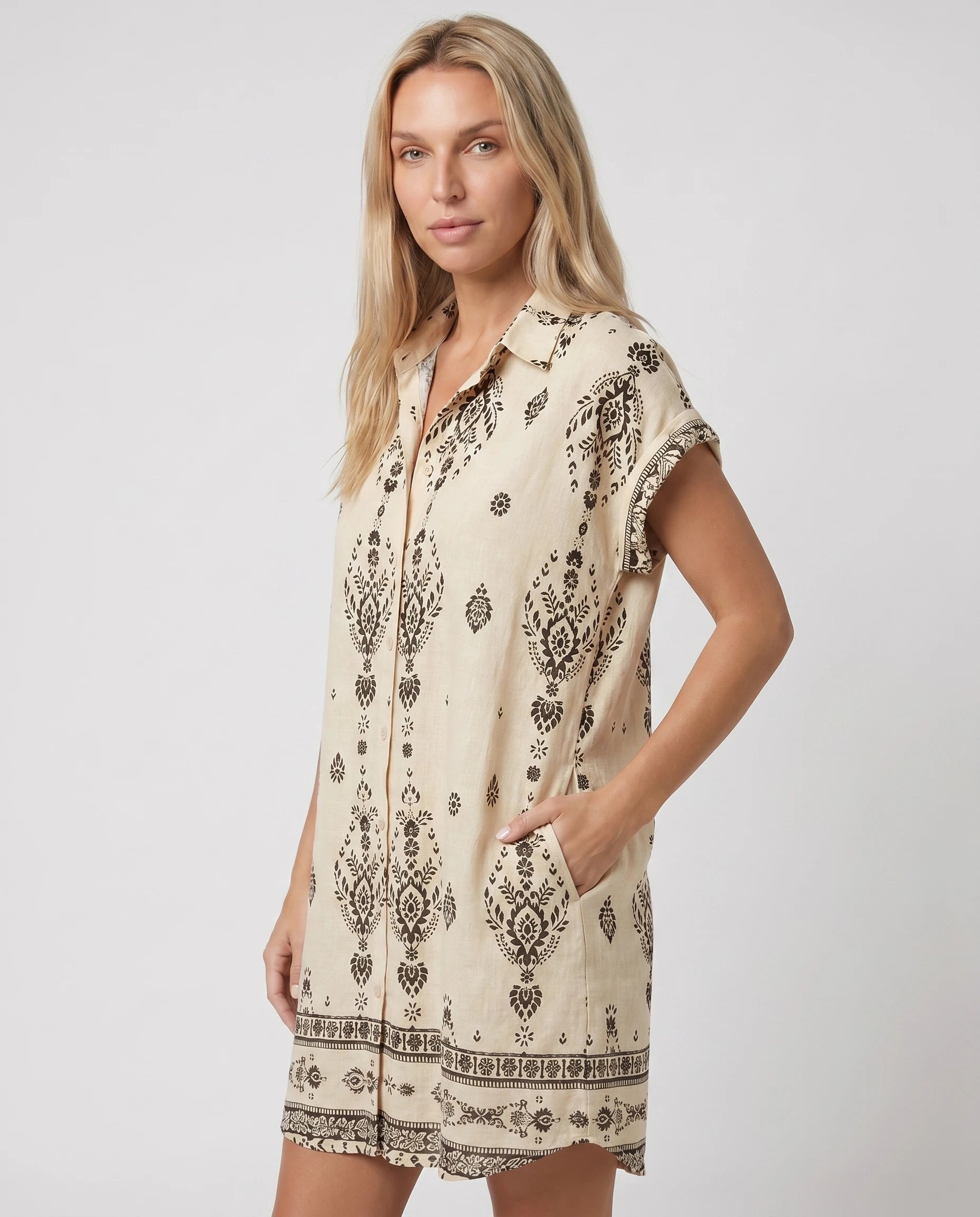 Robe chemise courte imprime boheme beige studio trois-quart poche